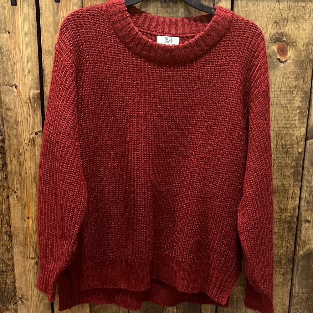 Maroon sweater